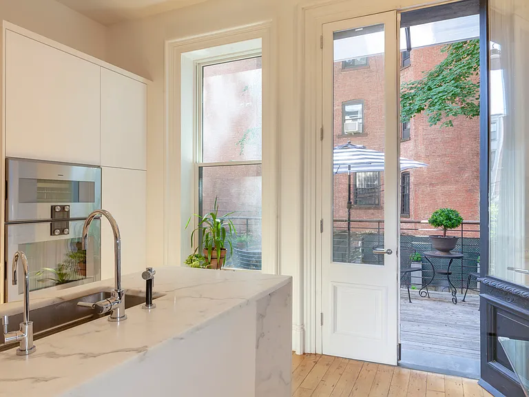 189 6th Ave #TOWNHOME — Photo 10