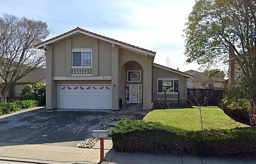 310 Laguna Dr Photo 1