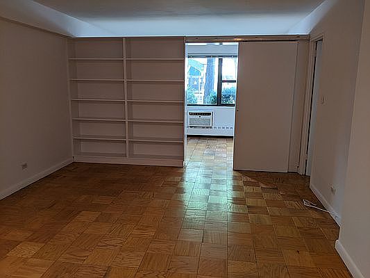 3rd image of 330 E 46th St APT 1E