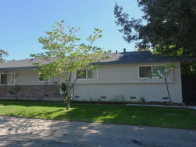 2360 53rd Ave — Photo 2