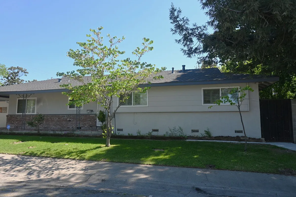 Building Photo - 2360 53rd Ave