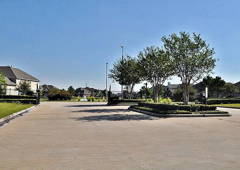 1st image of 10103 Meridian Lakes Dr