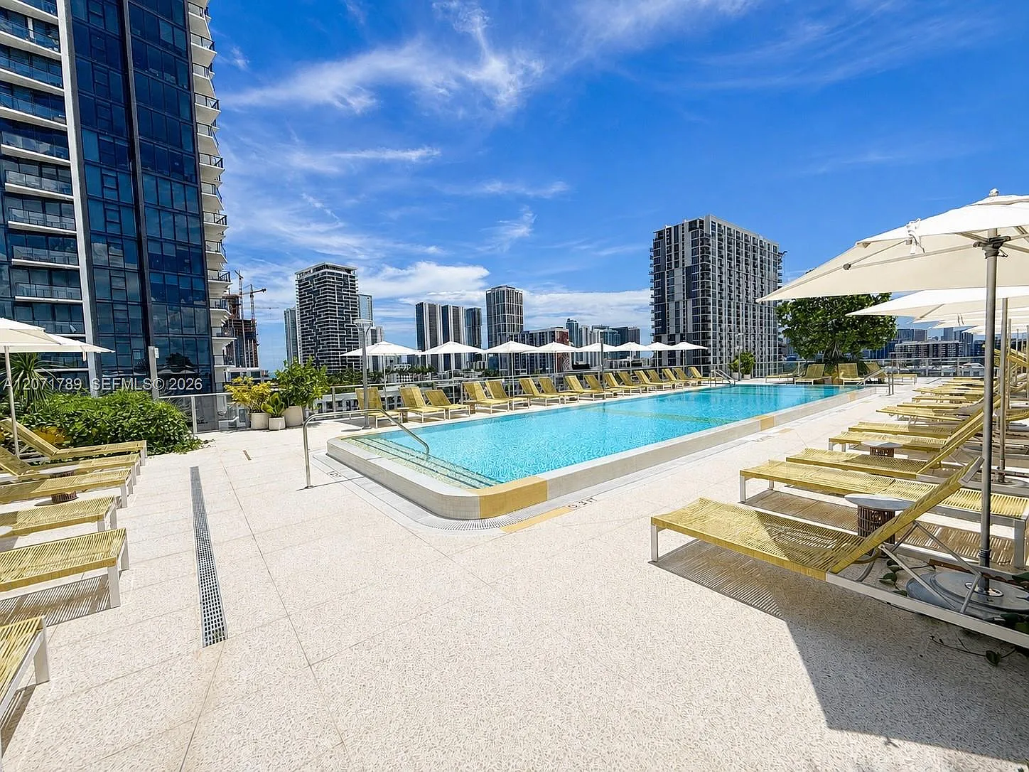 The Standard Midtown — Photo 3