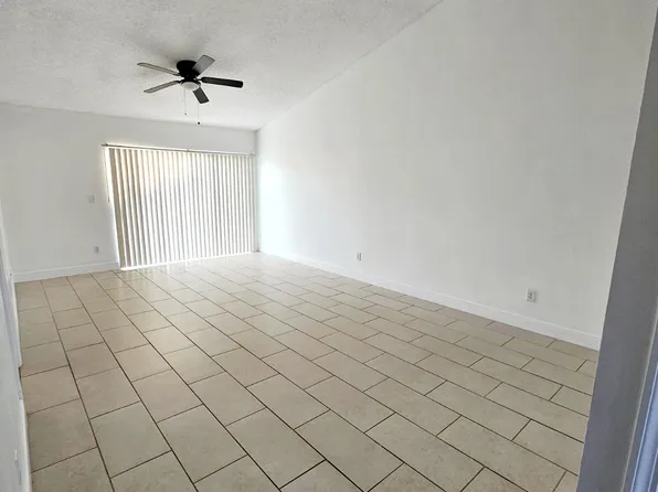 3383 Sandy Shore Ln, Kissimmee, FL 34743