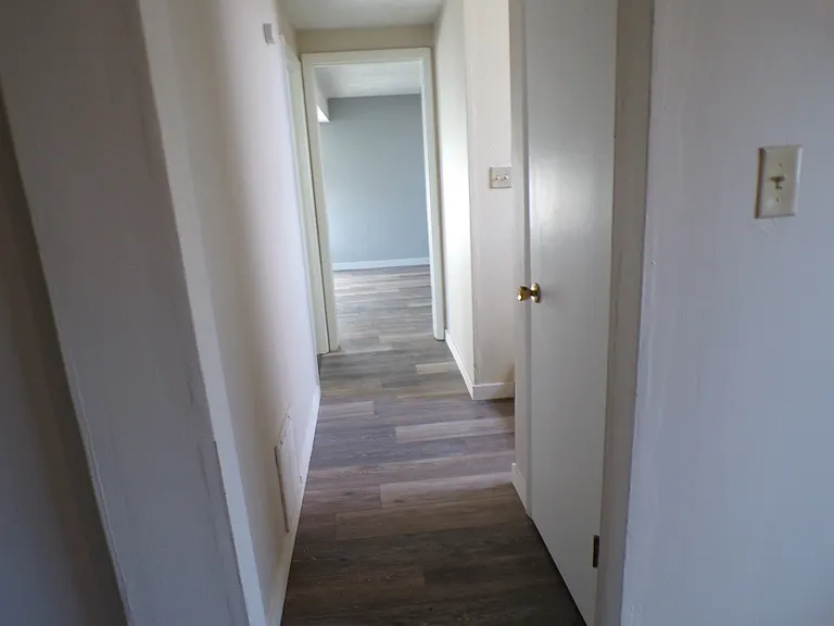 1308 Hartford St — Photo 16