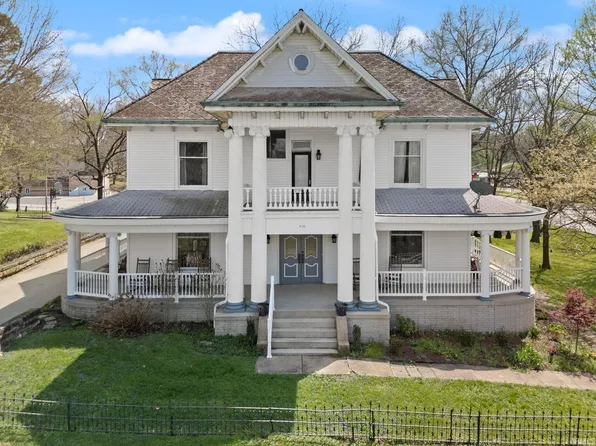 410 Riverside Dr, Jasper, IN 47546