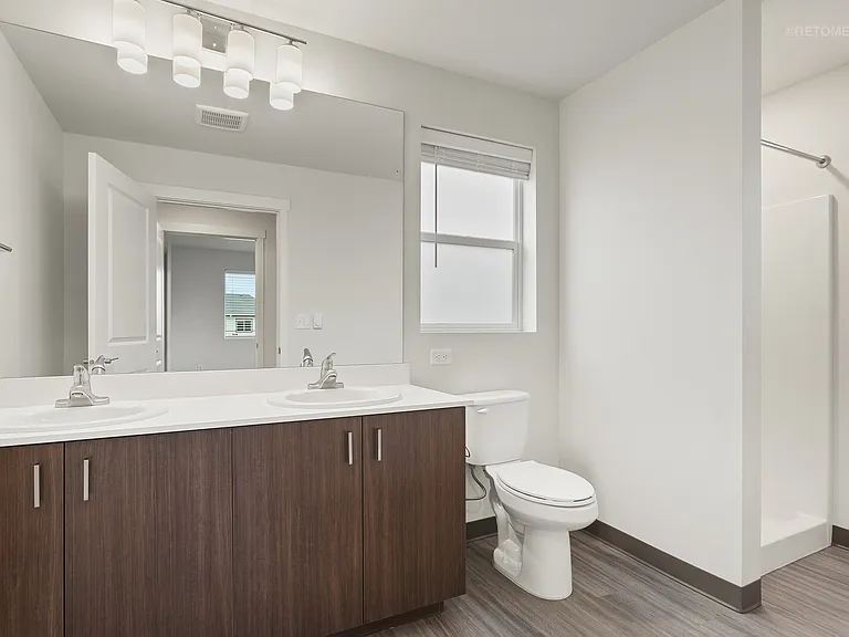 Verda Crossing | Three Bedroom Primary Bathroom