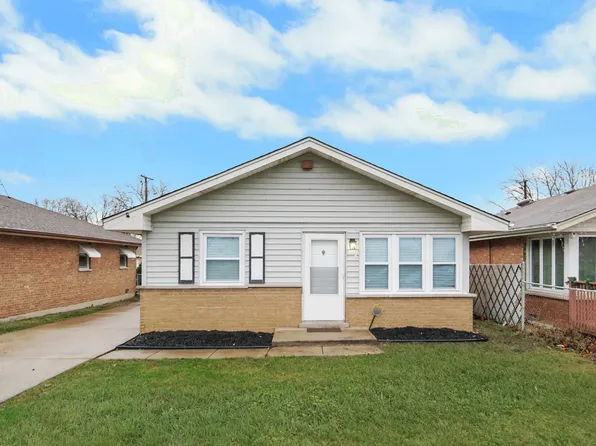 7831 New England Ave, Burbank, IL 60459