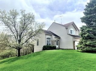 79 W Honeysuckle Dr, Round Lake Beach, IL