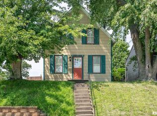 1631 16th St, Moline, IL 61265