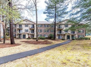 5 Autumn Leaf Dr APT 11, Nashua, NH 03060