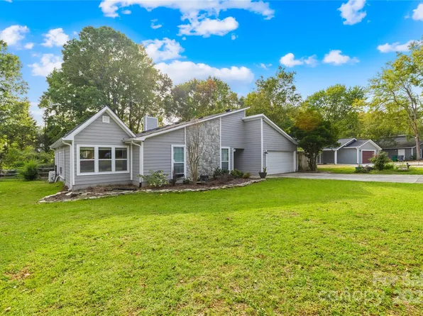 6741 Stillmeadow Dr, Charlotte, NC 28277