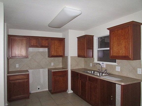 4th image of 534 Oregano St