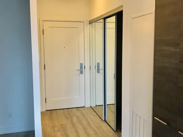 28 Wellesley St E, Toronto, ON