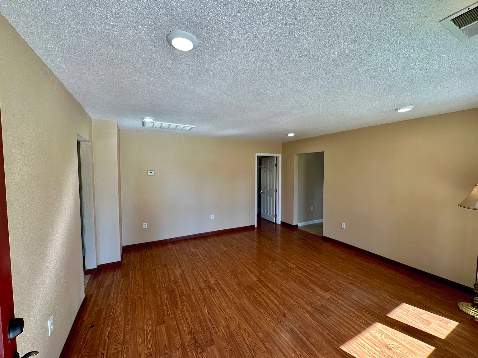 3 bed, $2,500 — Photo 4