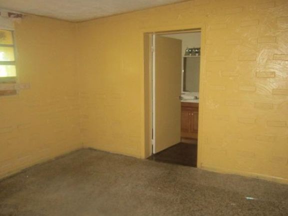 4th image of 8301 Croton Ave