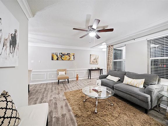 2nd image of 1206 Valerie Ave