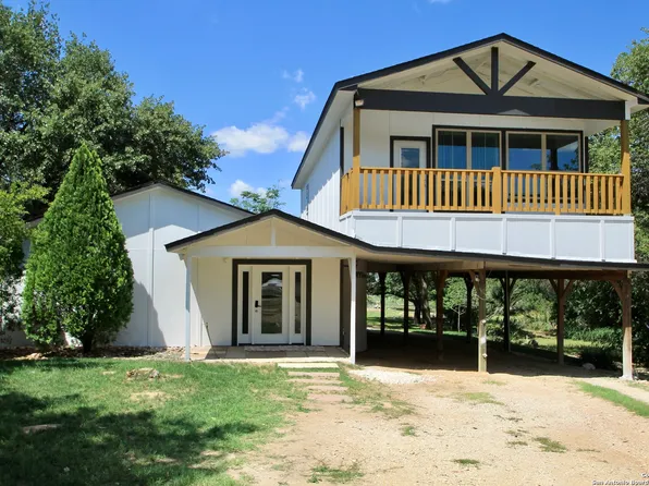 23127 Opportunity, Elmendorf, TX 78112