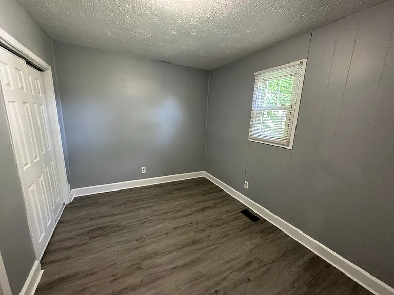 1529 Dawson St — Photo 19