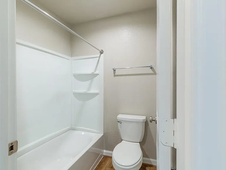 219 Park Place Cir #D — Photo 6