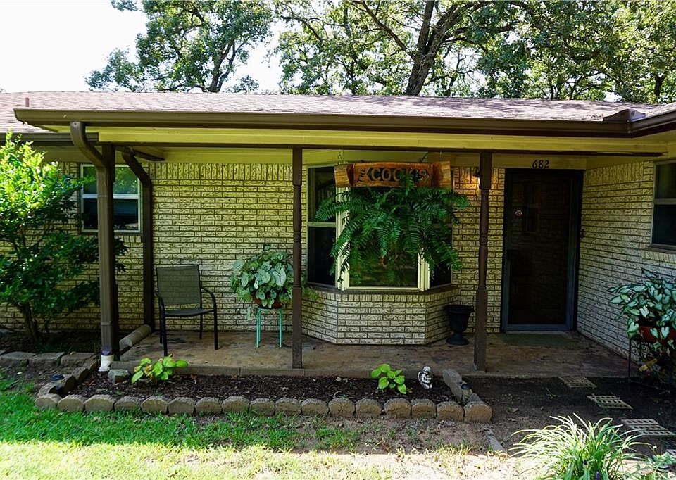 1st image of 682 Cedar Hills Dr