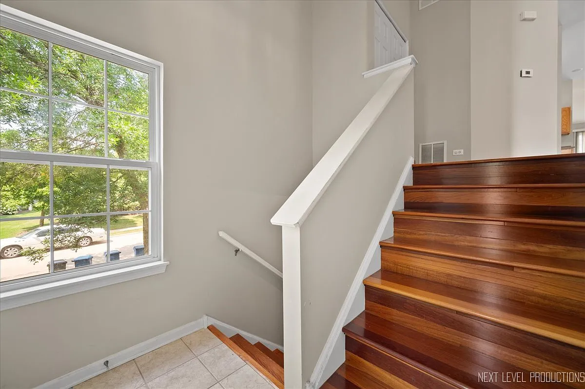 2 bed, 1658 sqft, $2,595 — Photo 2