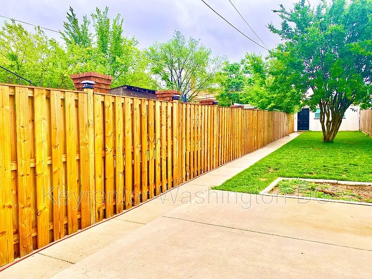 1618 Gales St NE #B — Photo 23