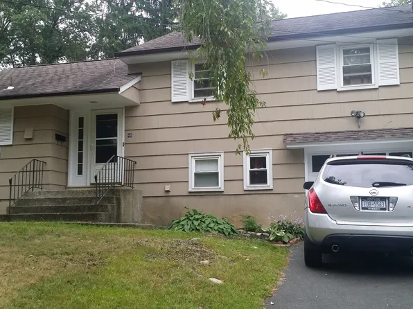 48 Orchard St, Spring Valley, NY 10977