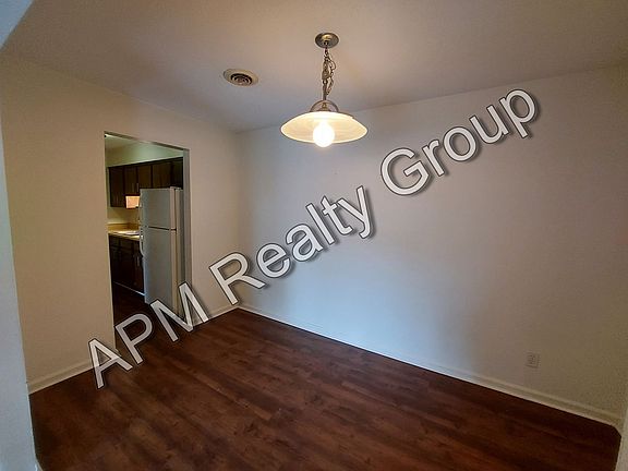 3rd image of 721 Deerwood St APT E