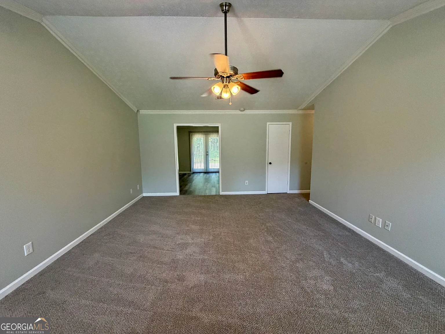 3 bed, 2.0 bath, $1,675 — Photo 4