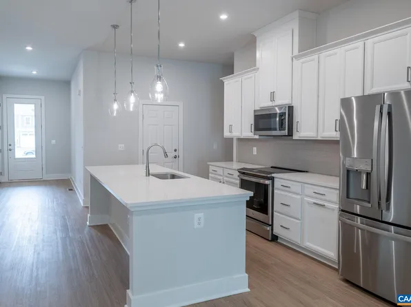 1628 Koch Ct, Charlottesville, VA 22911