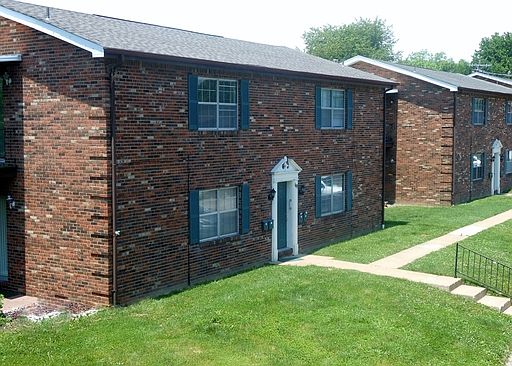 1st image of 1119 Express Dr APT 1