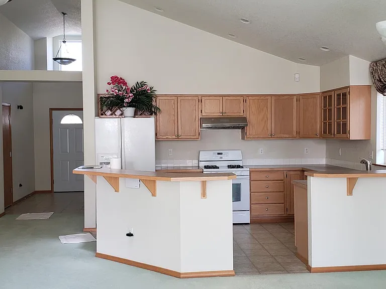 4419 Shale St SE — Photo 2