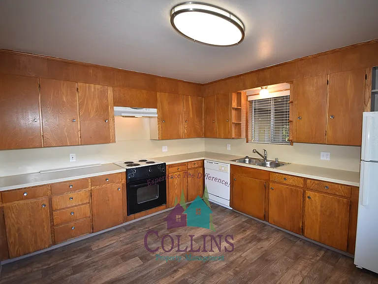 140 Oak St #2 — Photo 7