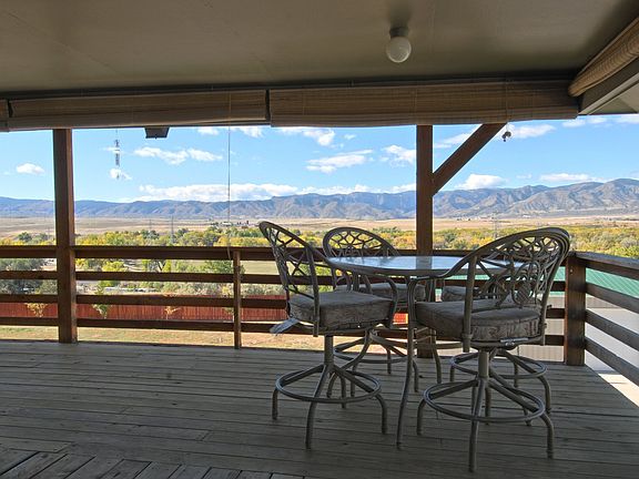 Covered Deck, Views!
