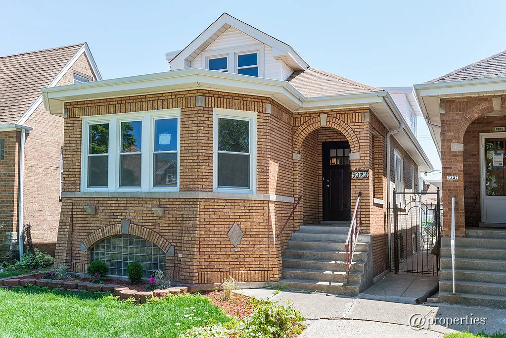 5323 W Oakdale Ave photo 1