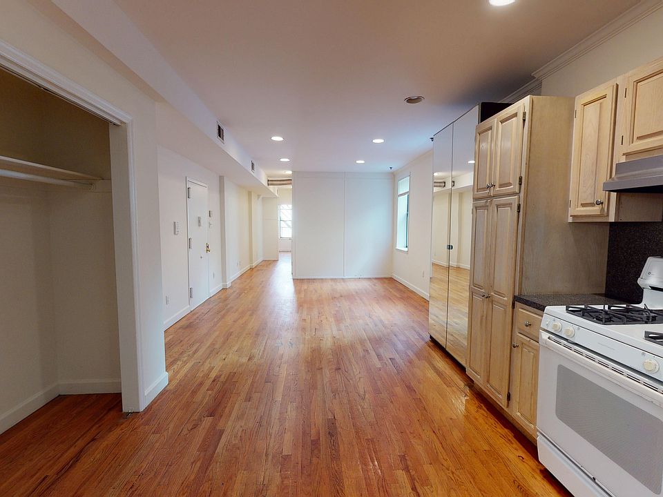 1st image of 246 E 44th St #3