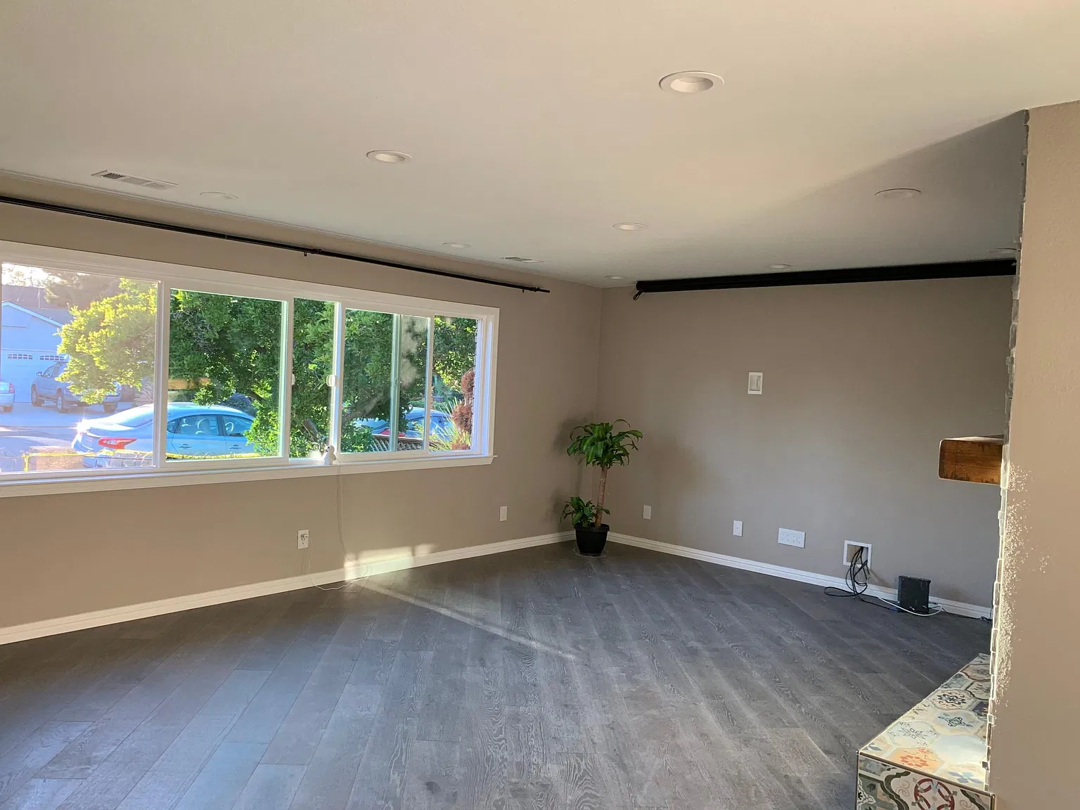 3 bed, 2.5 bath, 1684 sqft, $4,950 — Photo 3