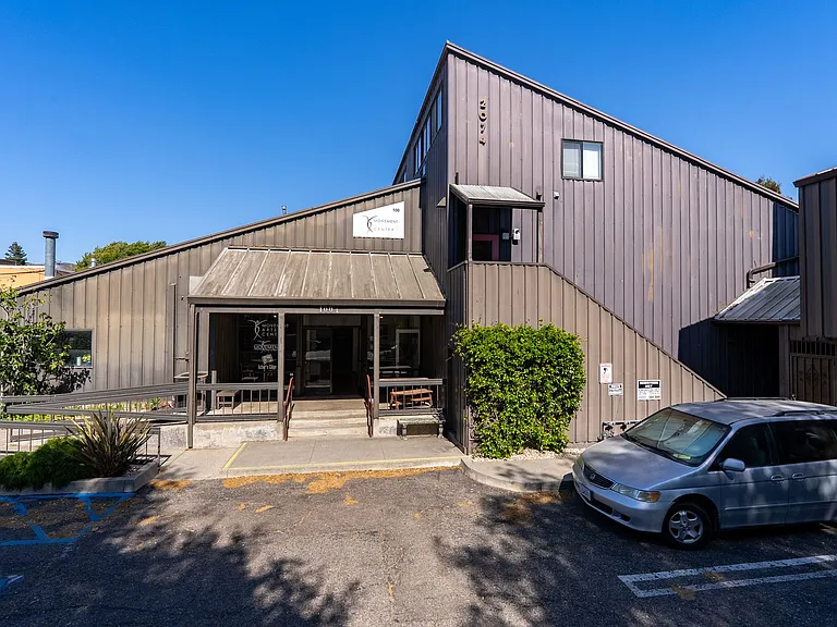 2074-2078 Parker Street - Residential — Photo 17