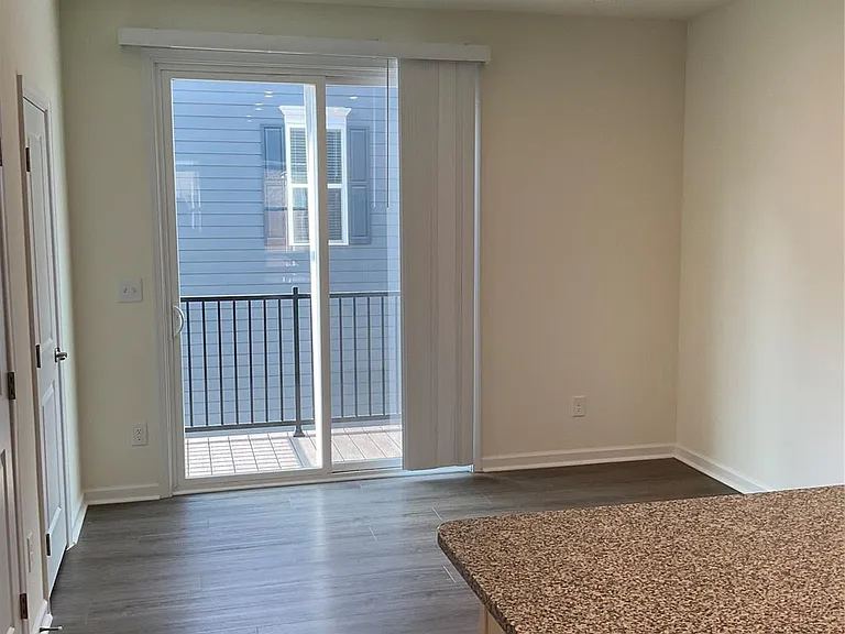 6222 Cleburne Ct — Photo 5