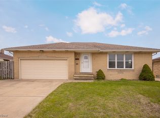 9613 Melody Ln, Brooklyn, OH 44144