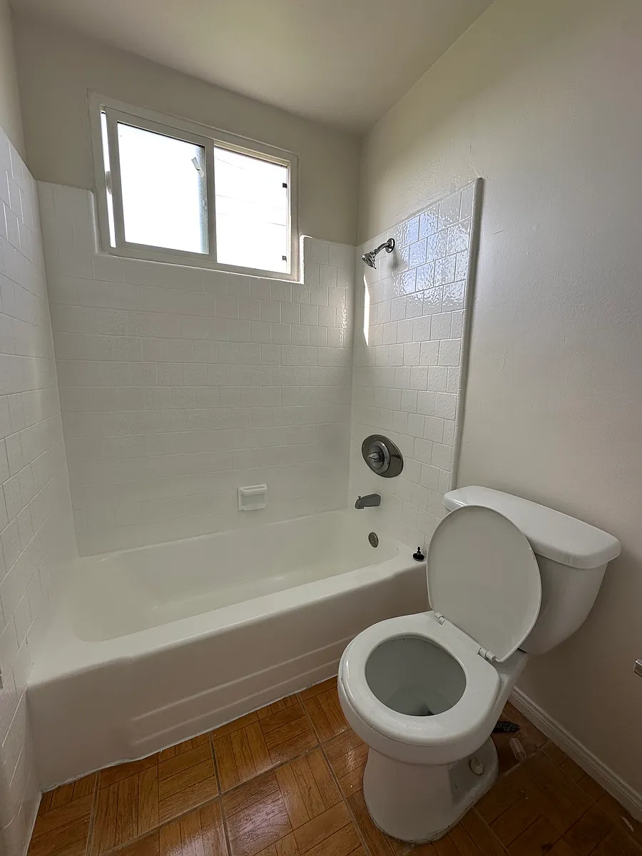 Building Photo - 617 Illinois Ct #18