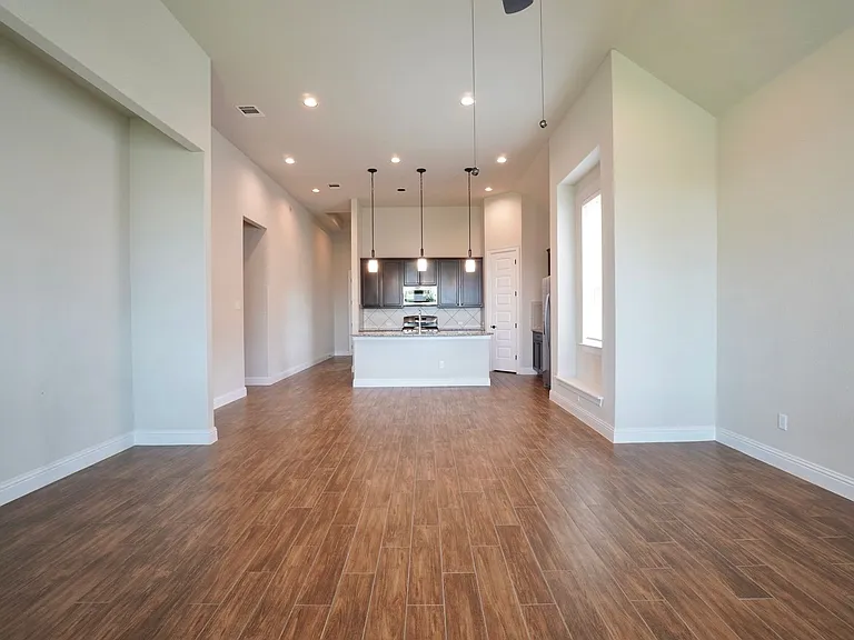 6650 Verona Pl — Photo 4
