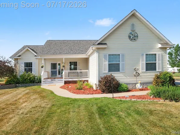 9074 Grand Blanc Rd, Gaines, MI 48436