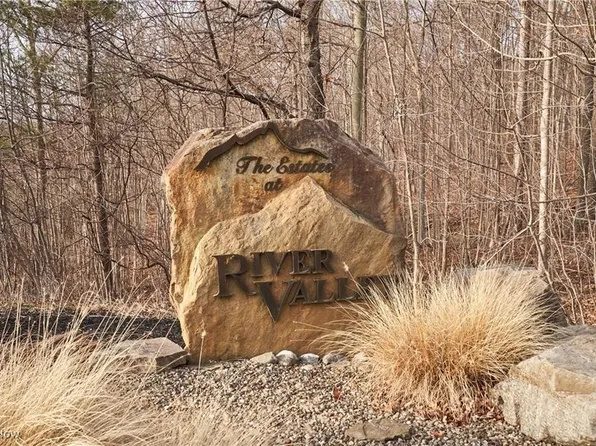 1166 River Valley Trl, Hinckley, OH 44233