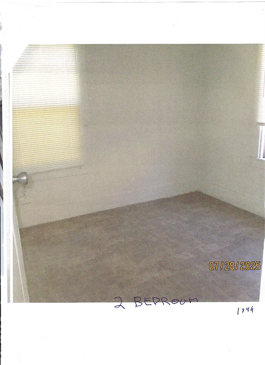 Building Photo - 337 W 71st St