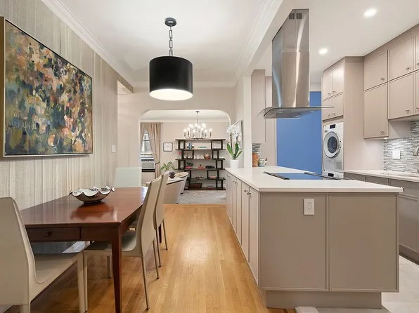 320 W 90th St APT 1C, Manhattan, NY 10024