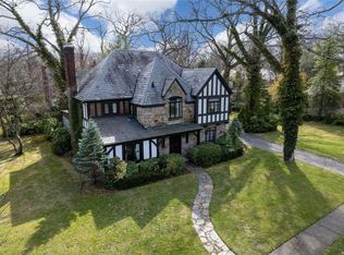 46 Banbury Rd, Rockville Centre, NY 11570