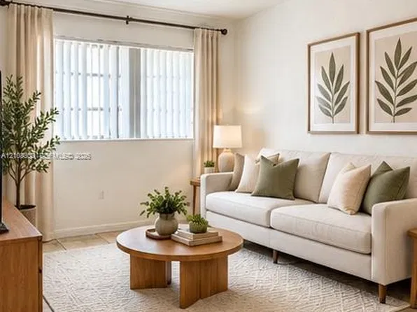 3901 SW 112th Ave APT 34, Miami, FL 33165