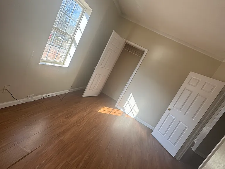 1032 W College Ext — Photo 3